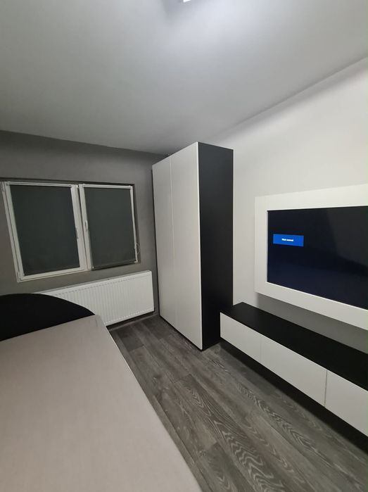 Vând apartament spațios de 107 mp, semidecomandat, Micalaca zona 500.