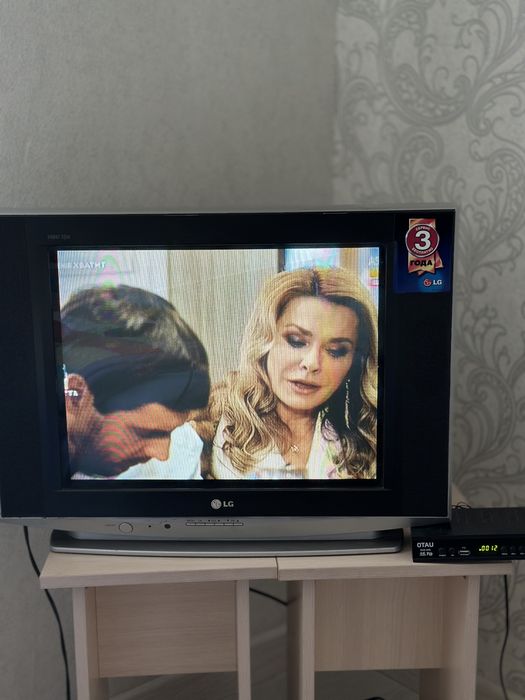Телевизор LG состояние отличное