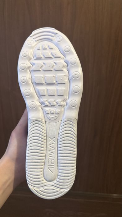 Nike кроссовки НОВЫЕ