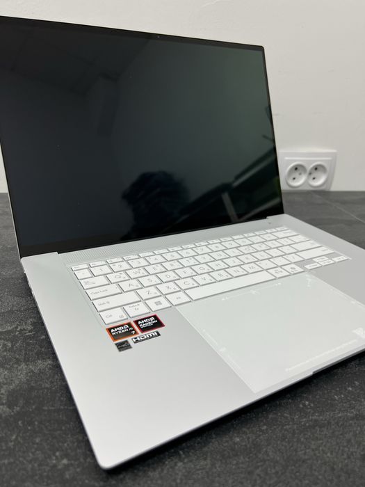 Asus Zenbook S16