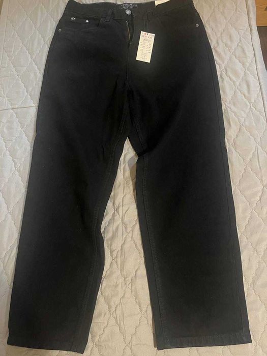 Чисто нови дънки размер 32