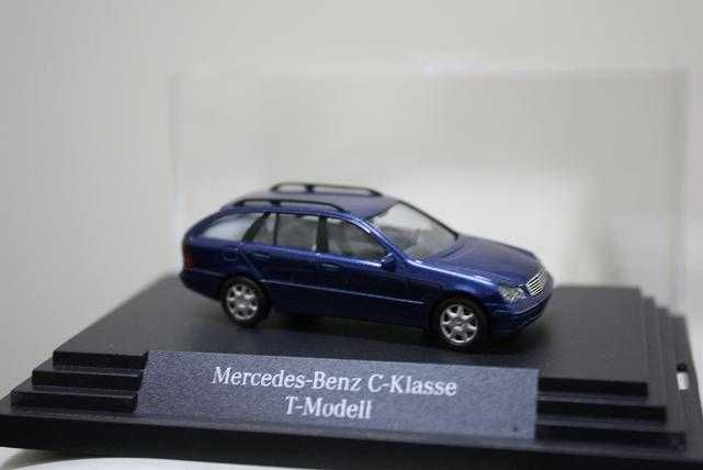 Модель 1:87 Mercedes-Benz C-Class T-Model.