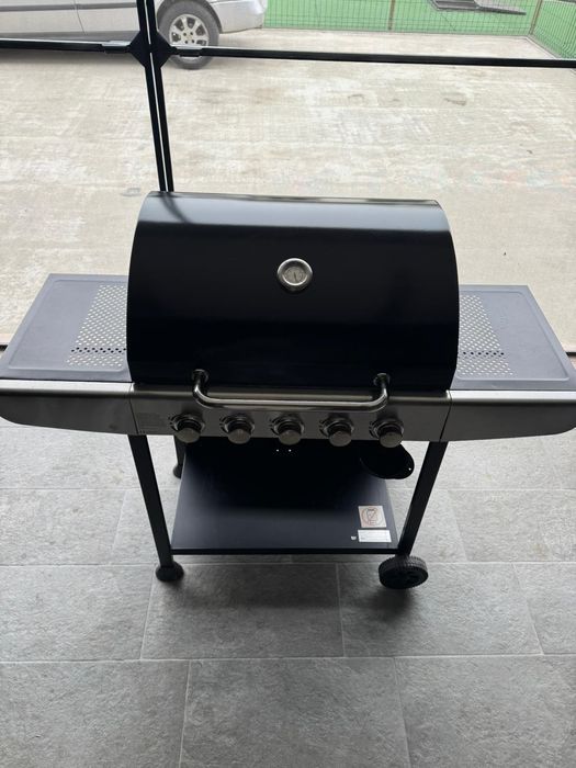 Grătar pe gaz cu 5 arzătoare GD94439 – performanță & robustețe