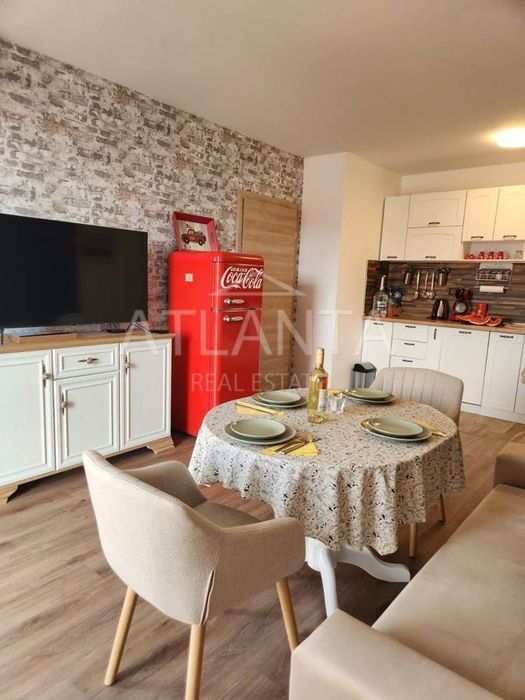 Продава се Двустаен апартамент в к.к. Св.Св. Константин и Елена - 60 кв.м за 2121 €/кв.м - Снимка #2