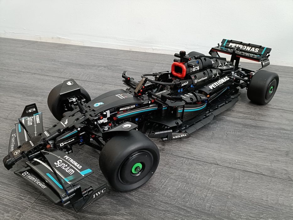 Конструктор формула 1 Мерседес и Феррари