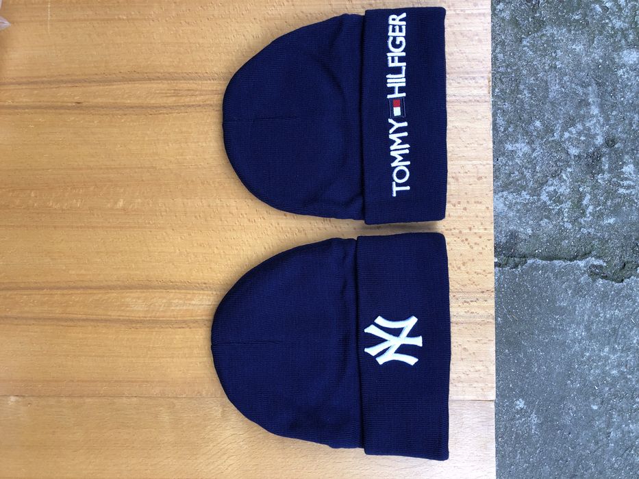 Грейки,ветровки,шапки и чантички