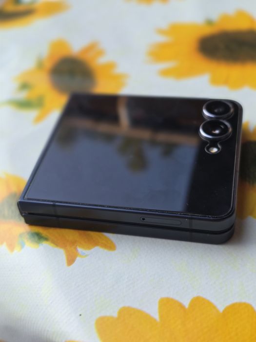 Samsung  flip 7 512 gb, in garantie iulie 2027