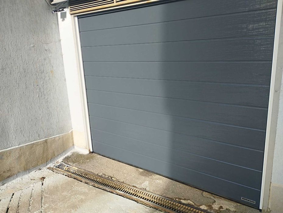 Немски гаражни секционни врати