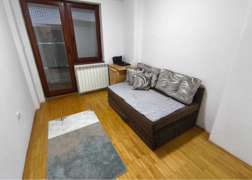 Дава се под наем Двустаен апартамент в Пловдив, Кючук Париж - 69 кв.м за 300.9 € - Снимка #1