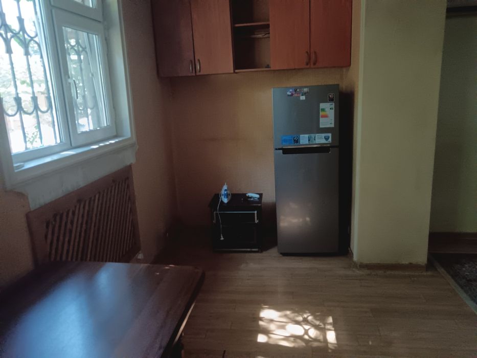 Kvartira bor 3 kishi olinadi