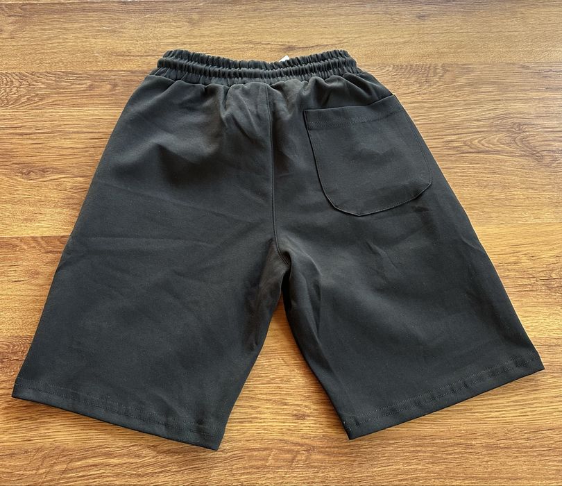 Мъжки,памучни,черни къси панталонки Hugo BOSS с метално лого