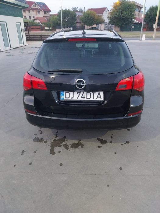Opel Astra j 2011