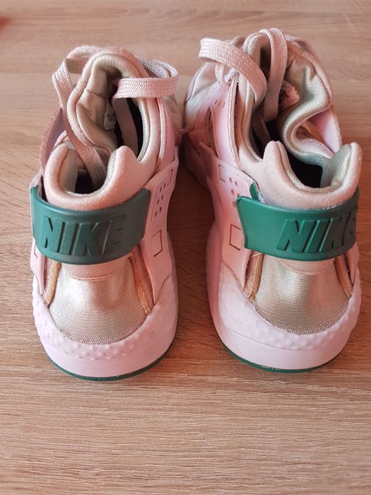 Оригинални маратонки Nike,