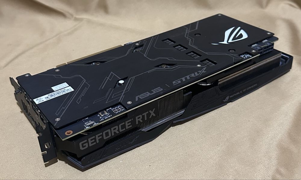 Super Pret! Placă video ASUS ROG Strix RTX 2070 OC 8GB GDDR6 | Service la zi (Pastă nouă), Cutie completă