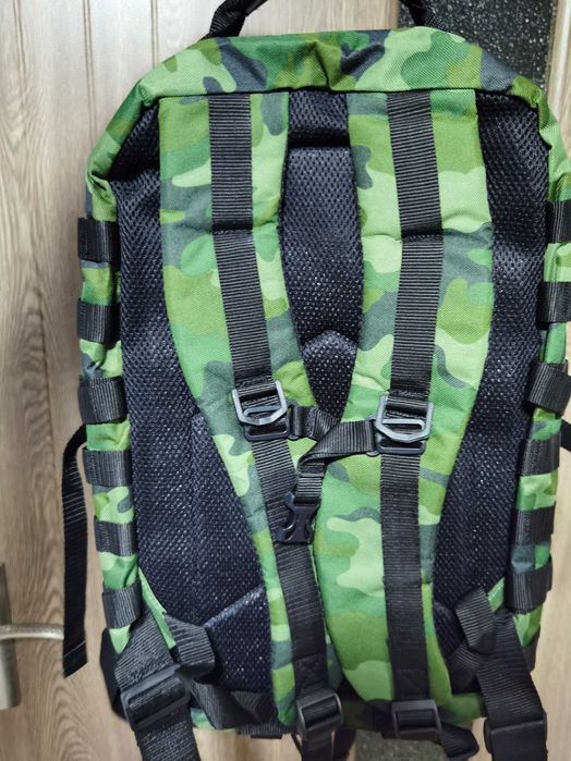 Rucsac Laptop Casual Munte Barbati Sapca Tricou Kozel Uefa Champions