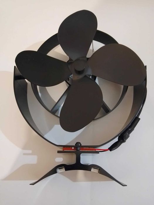 Вентилатор за камина или печка. Без допълнително захранване.