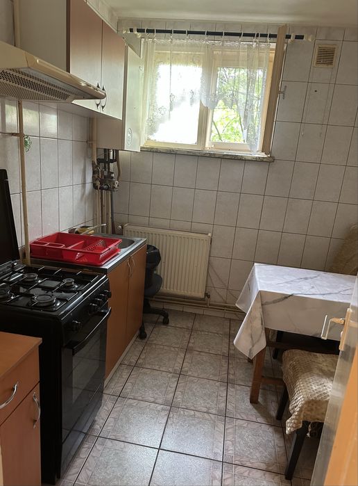 Inchiriere apartament 2 camere  semidecomandat , Calea Bucuresti( Rotonda), langa Spitalul de Neurologie