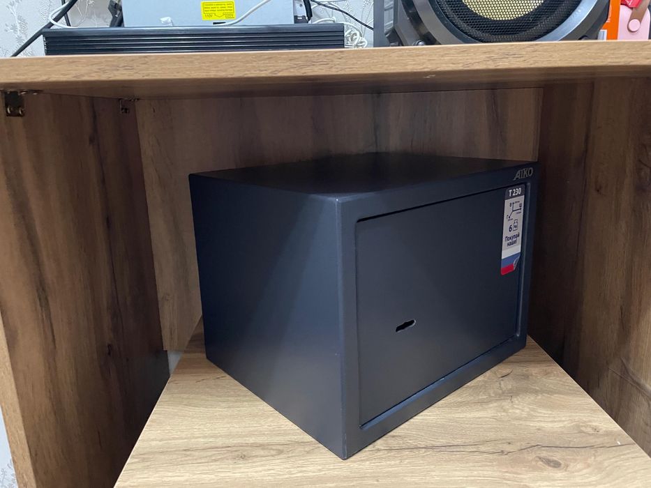 Продам сейф………..