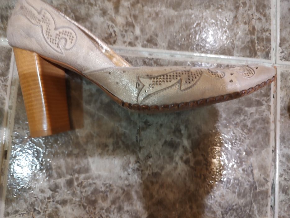 Дамски обувки от естествена кожа