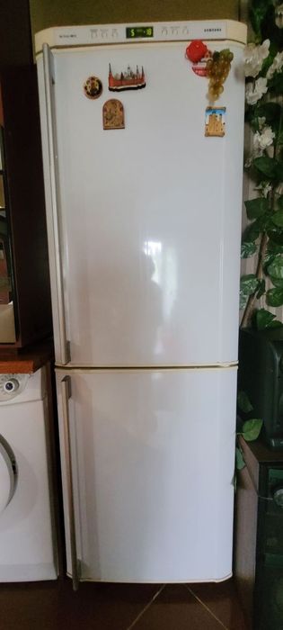 Продаётся холодильник " SAMSUNG "