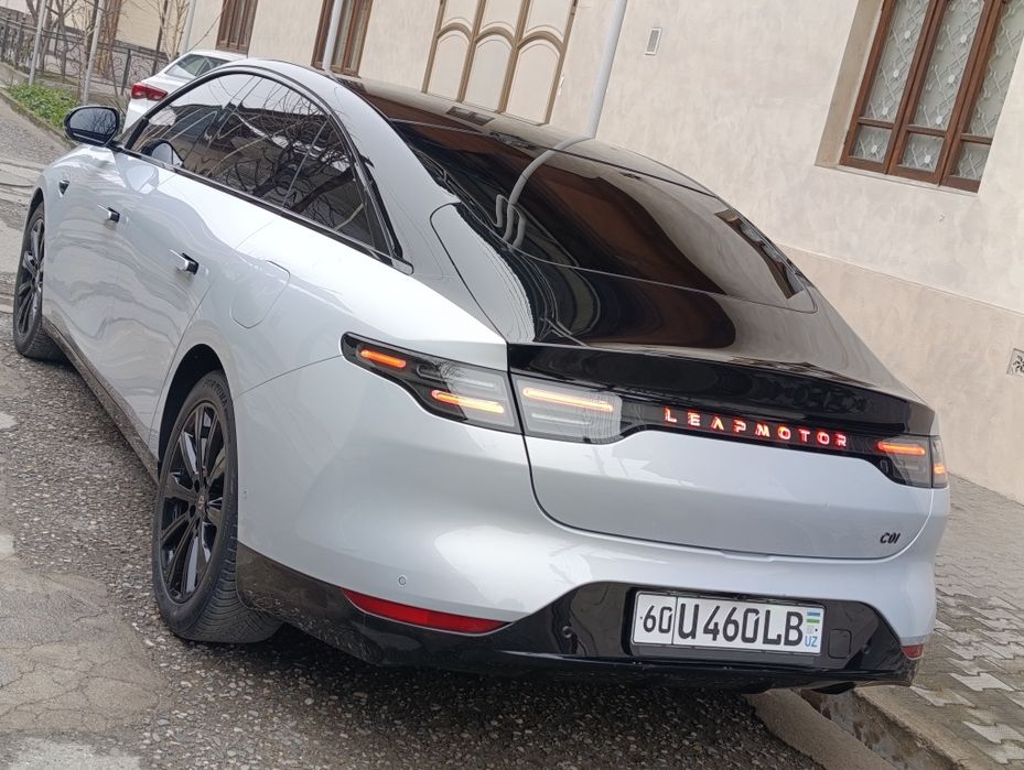 Leapmotor C01 /2023 фул позиция гибрид