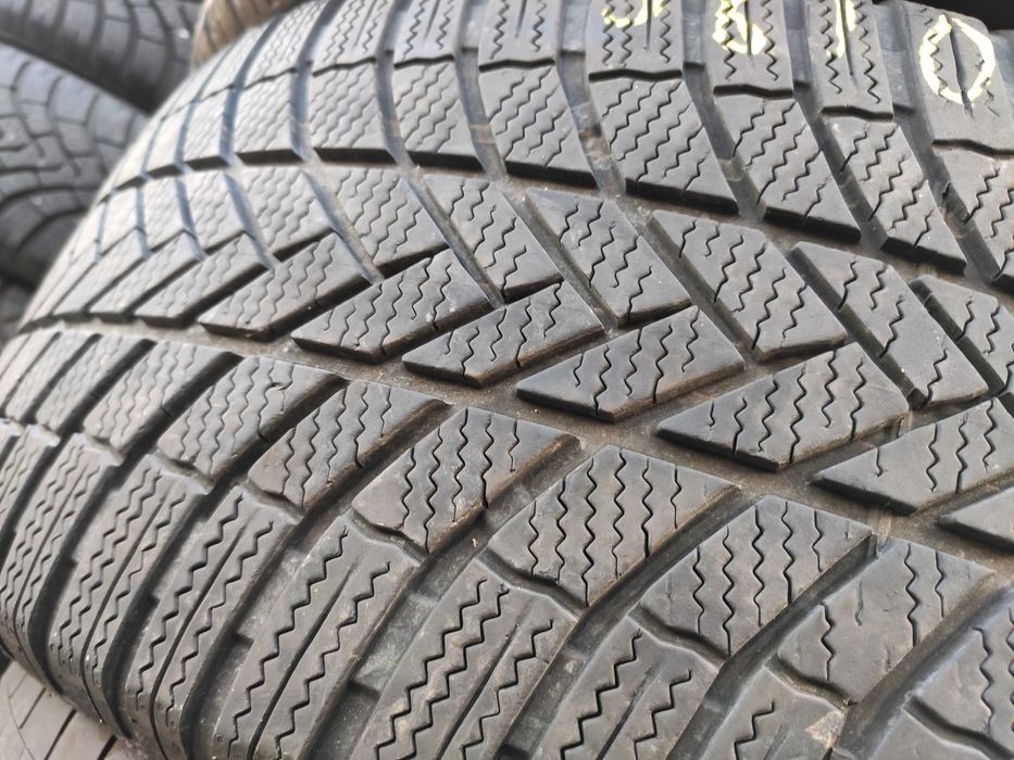 2бр Зимни гуми 255 50 19 - Brigdestone - DOT 2023