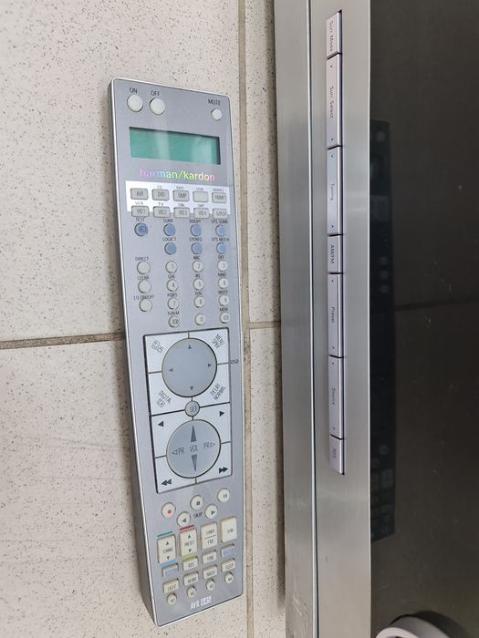 Vând statie audio Harman/Kardon 7.1 AVR645, nouă, cu sunet de înaltă c