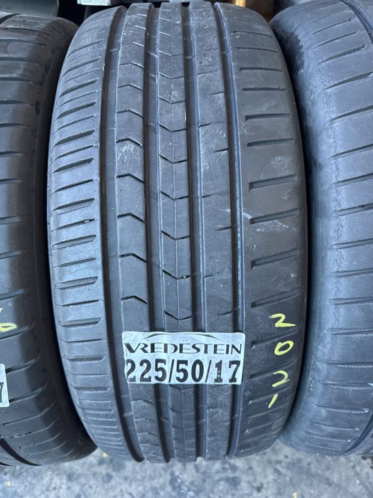 225/50/17 Vredestein
