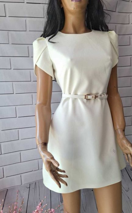 Нова рокля, само пробвана