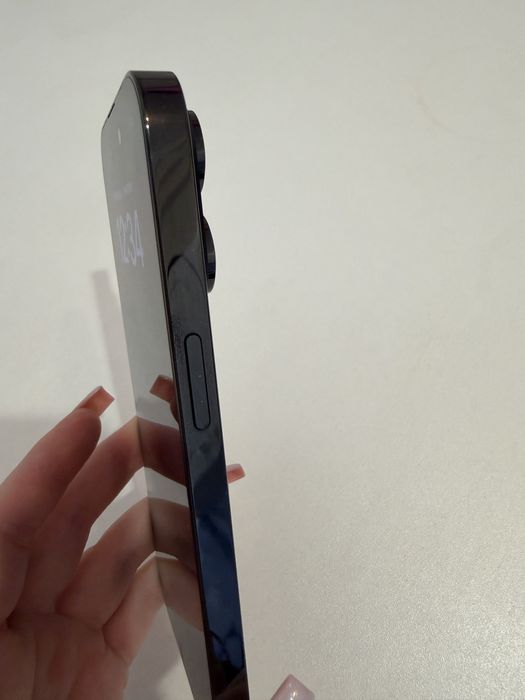 Продам телефон айфон 14 про