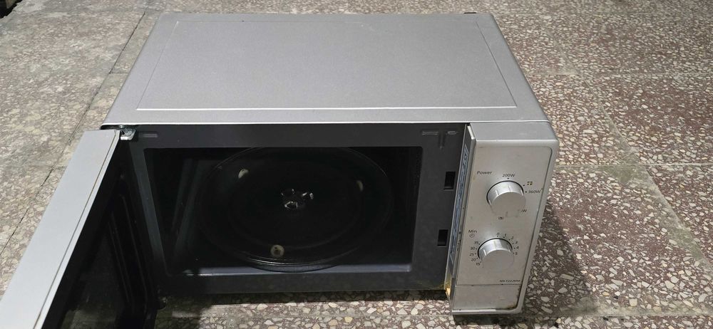 Микровълнова Panasonic NN-E22JMMEPG, 20 л, 800 W