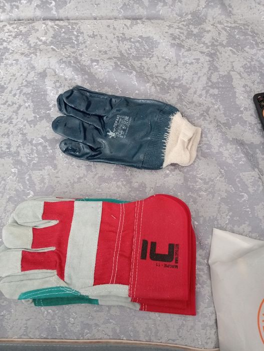 Продам рабочие перчатки новые вазможно доставка