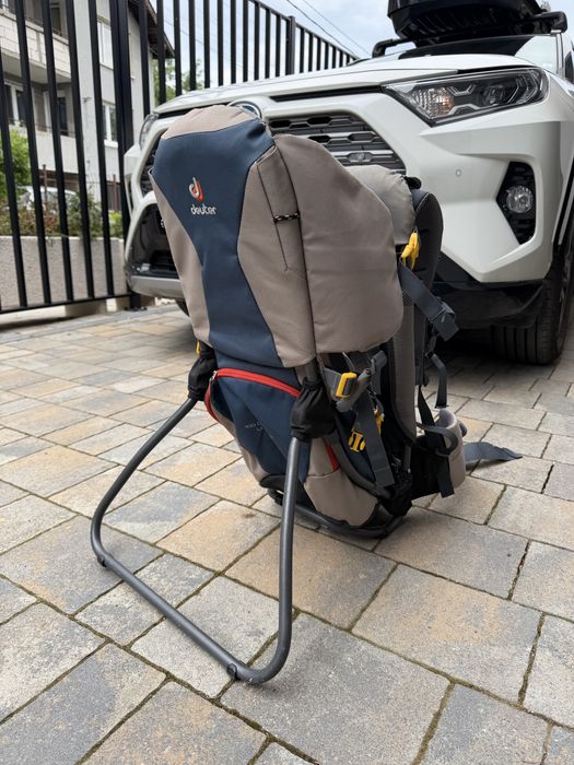 Раница за носене на дете Deuter