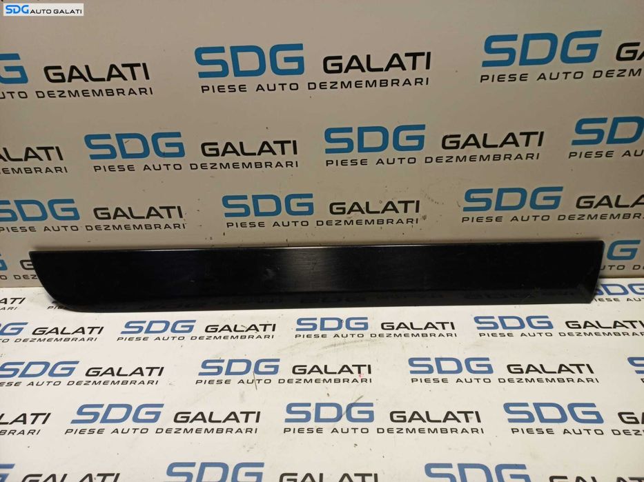 Bandou Ornament Plastic Inferior de pe Usa Portiera Dreapta Spate Audi A4 B6 2001 - 2005 [L0074]