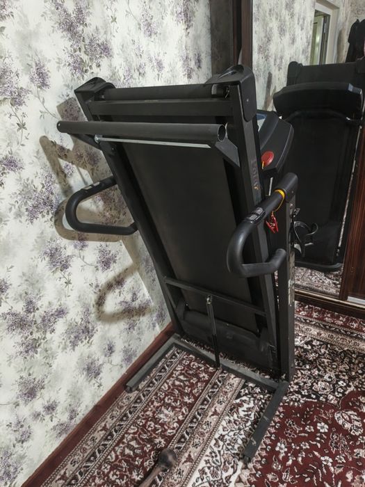 Продаётся беговая дорожка на хорошем состоянии