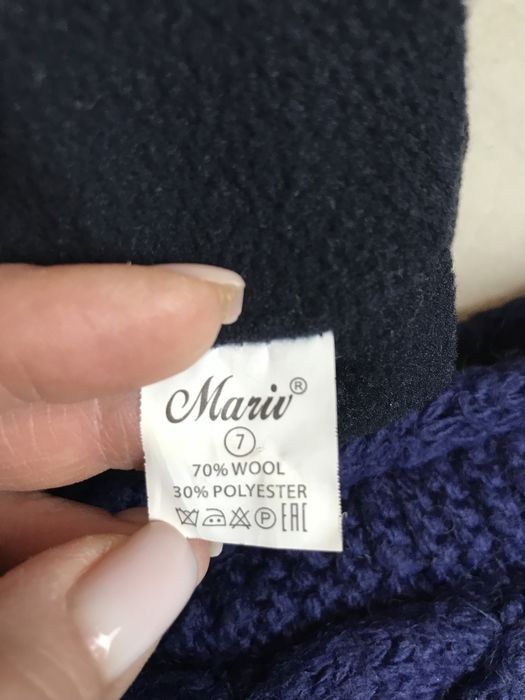 Продам шапку с шарфом для девочки.