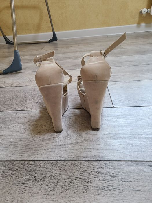 Продам обувь 35 размера