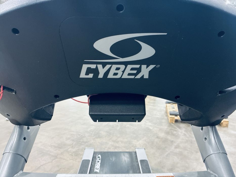 Професионслна бягаща пътека Cybex 550T Pro 3