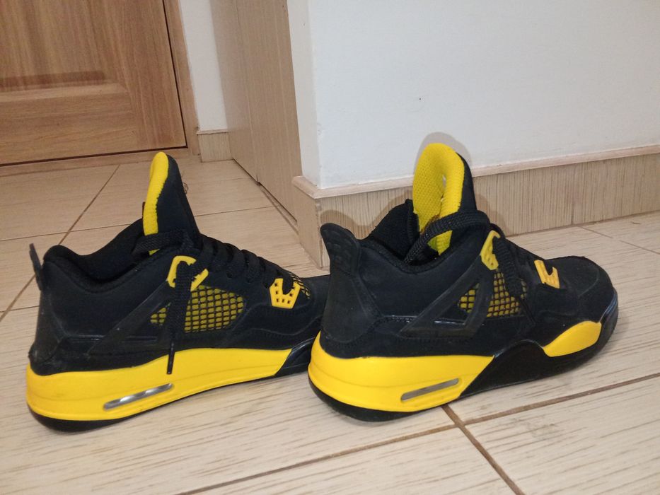 Adidași pentru baschet