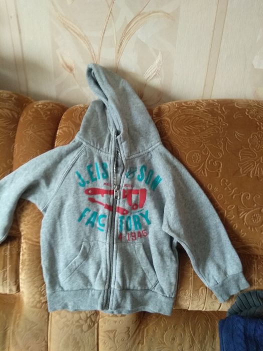 Свитера и кофты    .