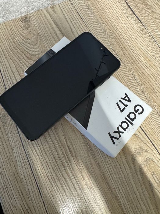 Vând Samsung A17