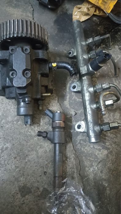 Injectoare plus pompă plus rampa injecție 1.9 jtd