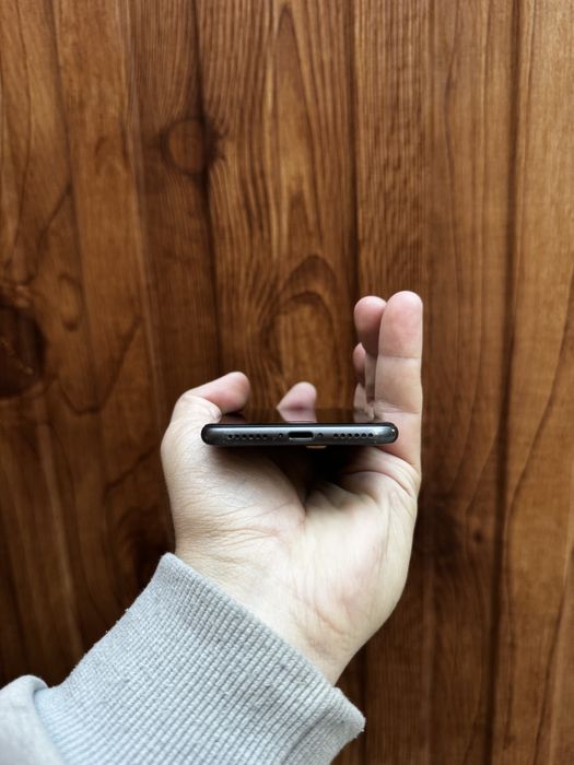 Продам iphone 8 почти в идеале