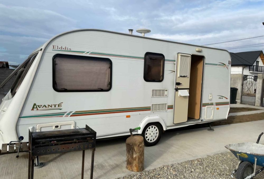 Rulota pentru familie cu 2 copii