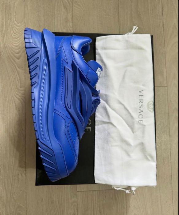 Adidasi versace odissea