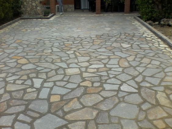 Piatra naturala de munte si montaj profesional