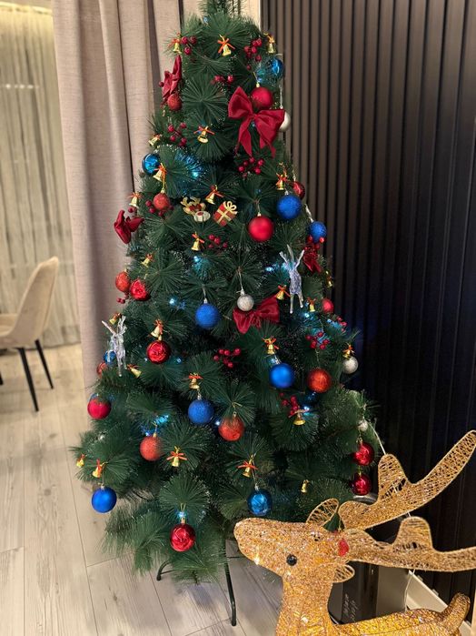 Продаю ёлку срочно