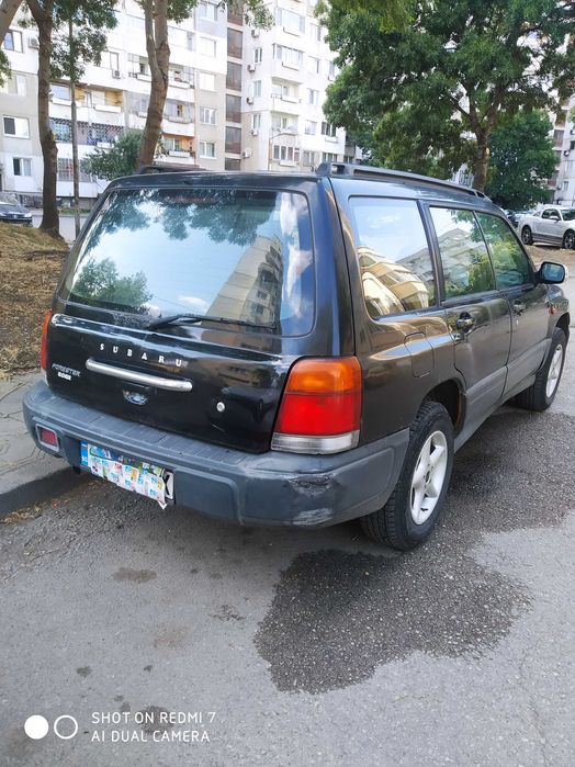 Субару Форестър 2.0 GX , проблем в пода отпред .