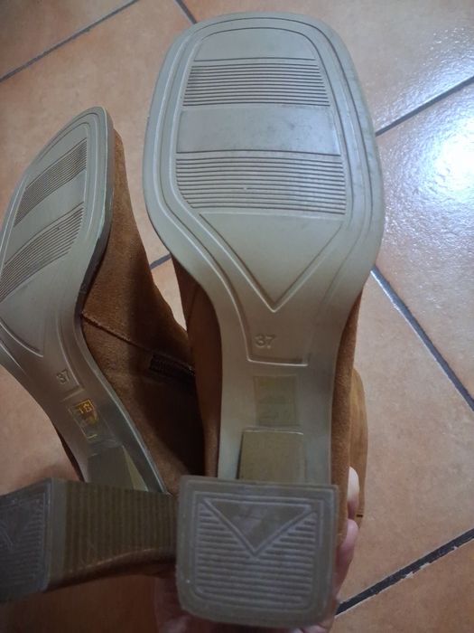 Botine piele naturală intoarsa