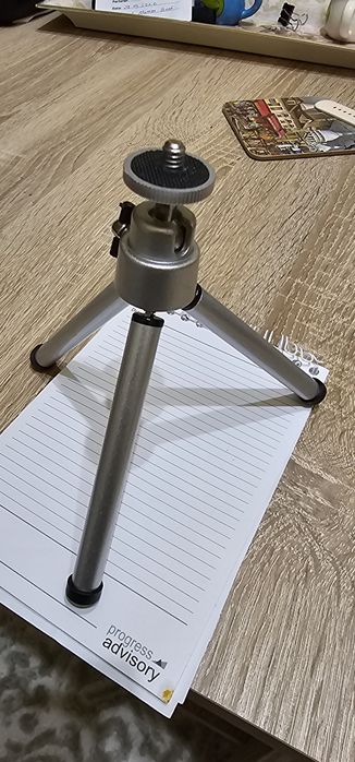 Minitrepied metalic pt camere foto